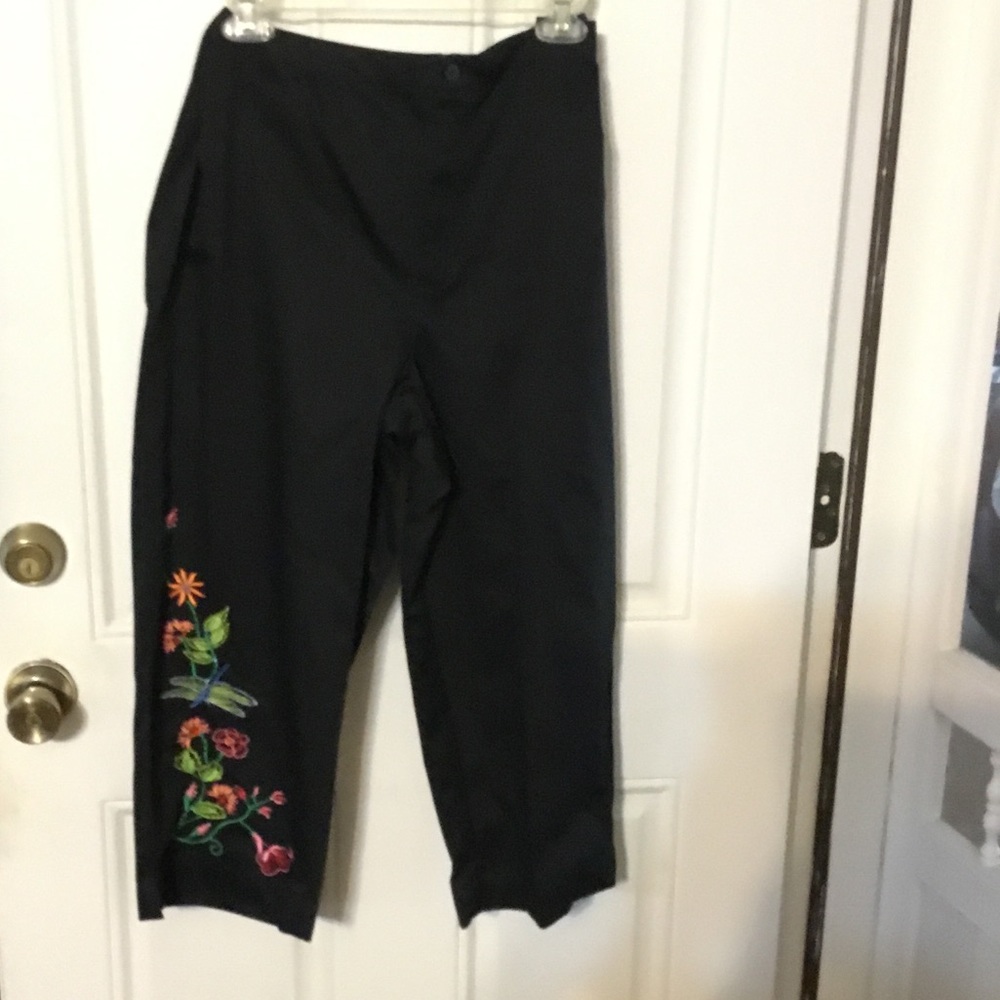 Size 16 black petite Rebecca Malone crop pants.